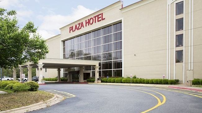 Plaza Hotel And Suites Пайн Блафф Экстерьер фото
